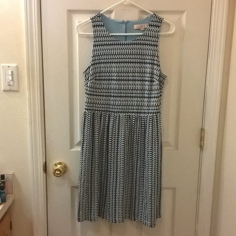 LOFT Sleeveless Patterned Dress Size M